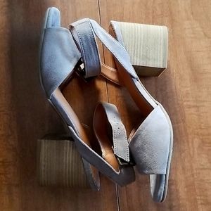Universal Thread Taupe Block Heel Sandal